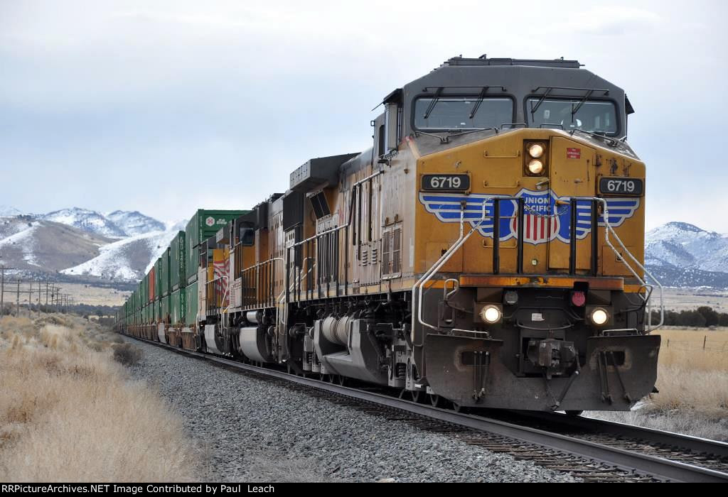 Intermodal rolls east